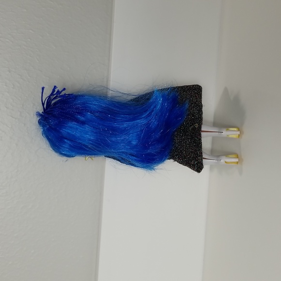 LOL DOLL Ms. INVINCIBLE - Picture 4 of 7